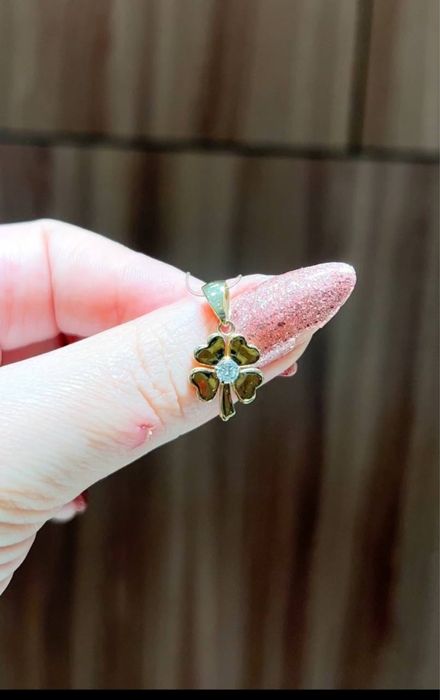 Золотой красивый кулон. Золото 585 Есть доставка.