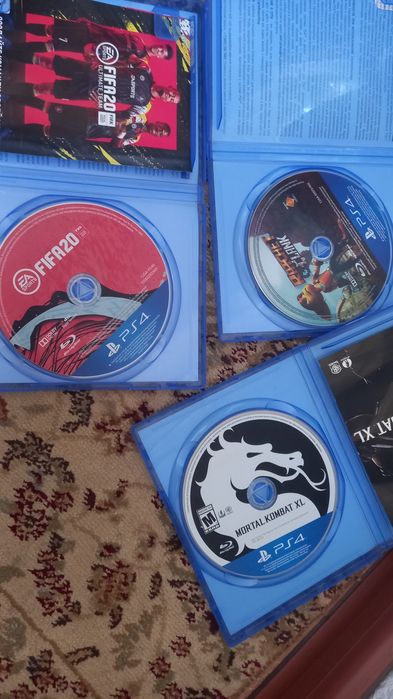Диски ps4 срочно