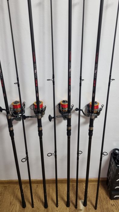 SET 4 Lansete FL PAROSSA 3,90m din 2 Segmente + 4 Mulinete FL EFB6000