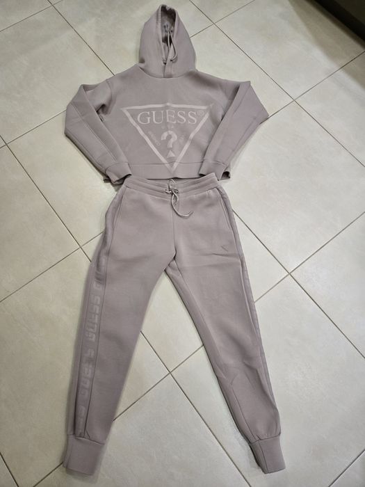 Guess! Ново! Дамски оригинален екип!