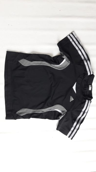 Tricouri originale Adidas și Nike