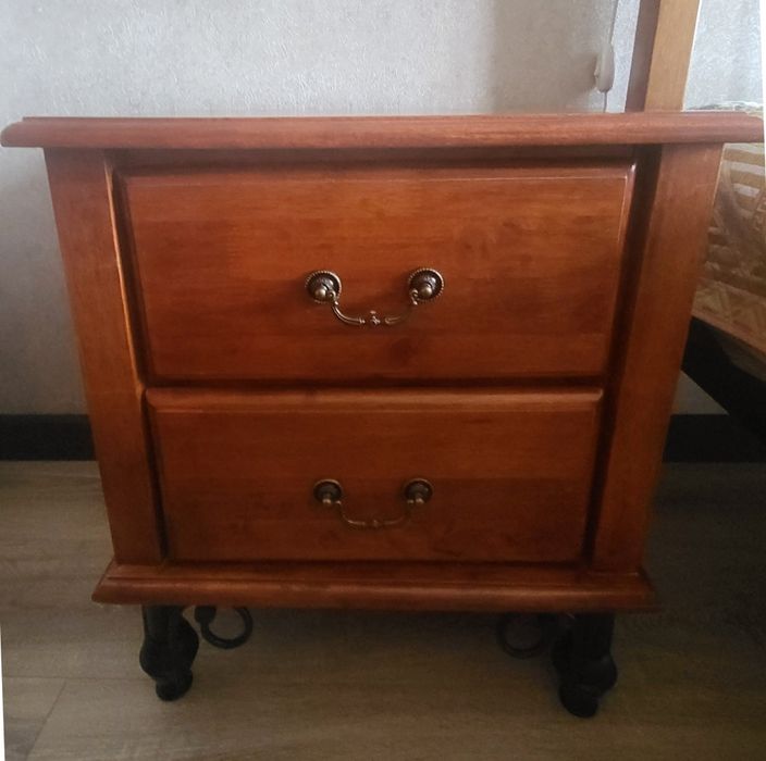 Тумбочки прикроватные 2шт