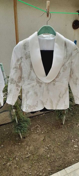 Официално костюмче за 6 г. момченце.