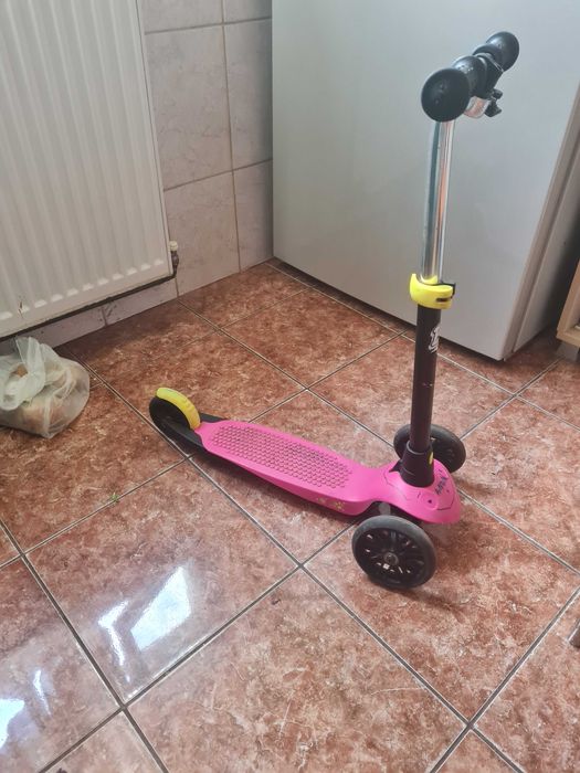 trotineta copil roz