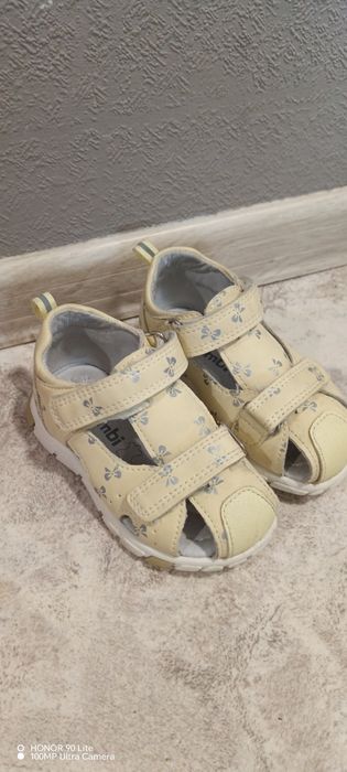 Отдам за фрукты обувь