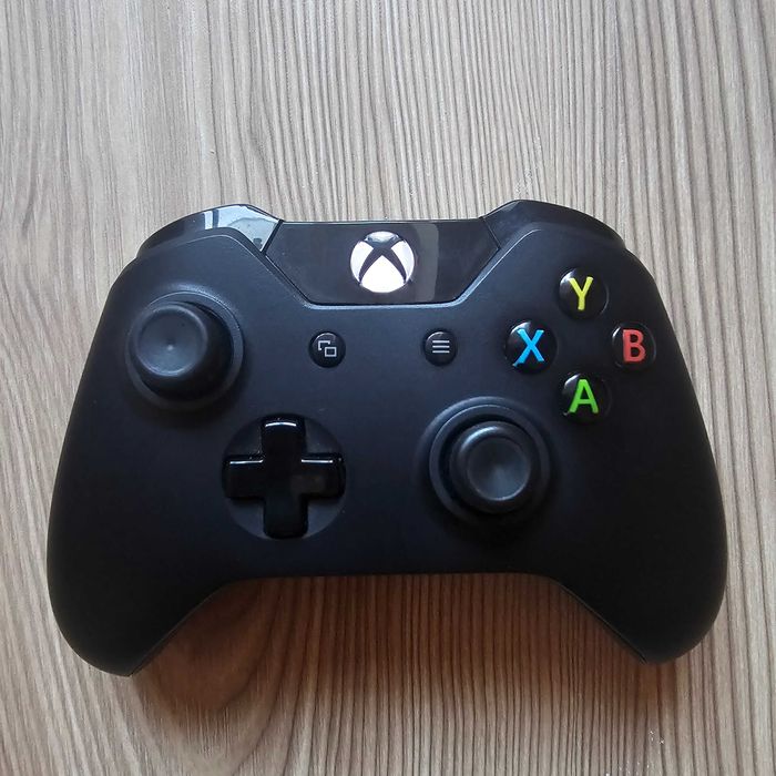 Черен XBOX ONE 1TB + 2 джойстика + 5 топ игри, PS5 PS4 PlayStation 4 5