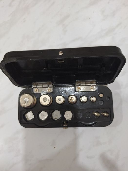 Разновесы, набор гирь.