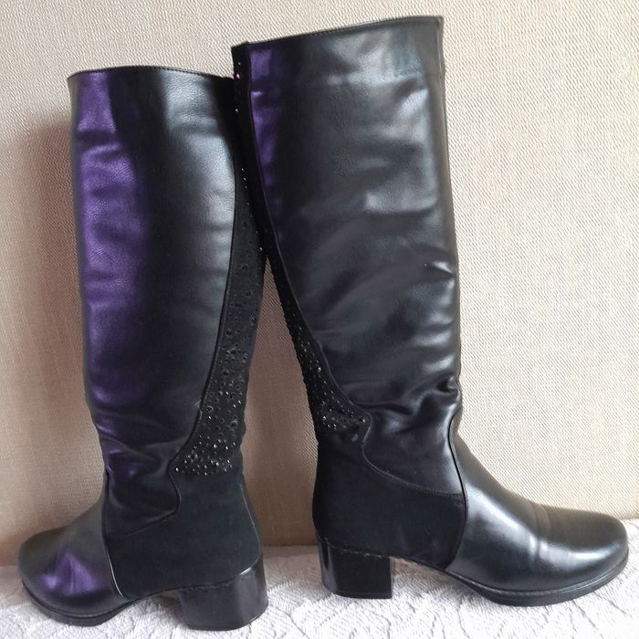 Продам женские сапоги