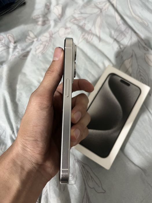 iphone 15 pro white