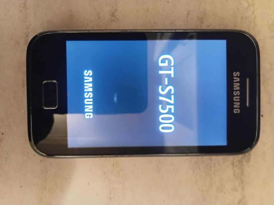 Продаю телефон самсунг