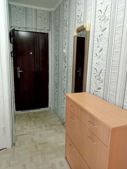 Сдаю - 2-х.ком.кв на 3мкр(Абая)