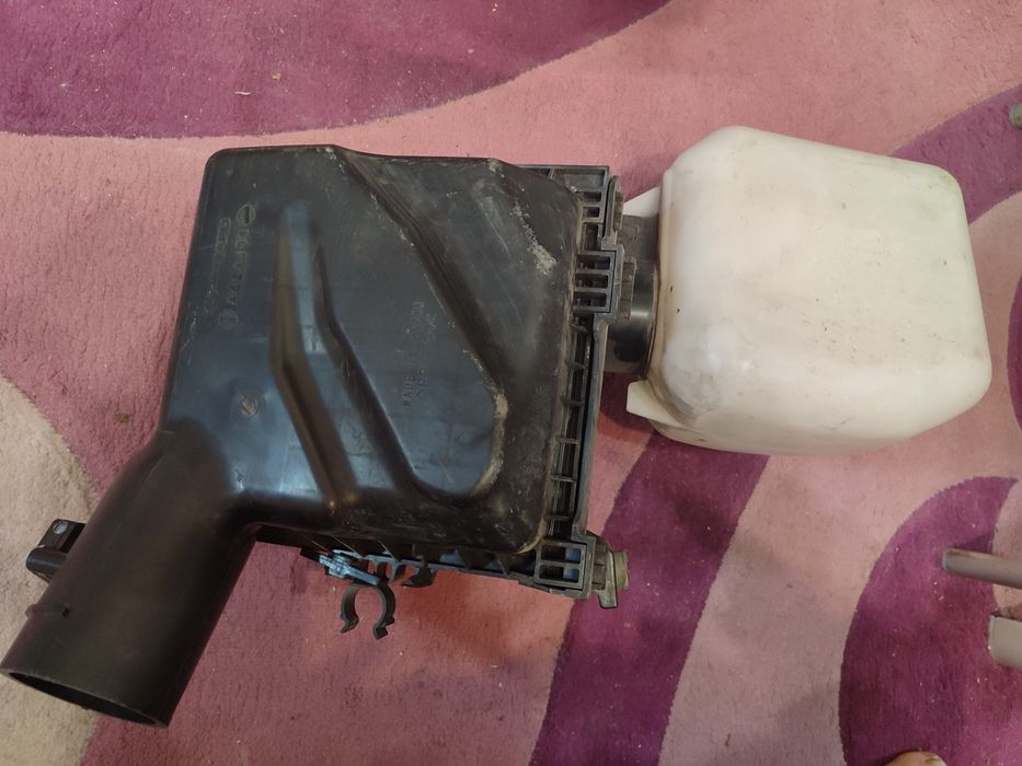 Субару Легаси. Аутбэк. Корпус воздушного фильтра. Оригинал. Япония.