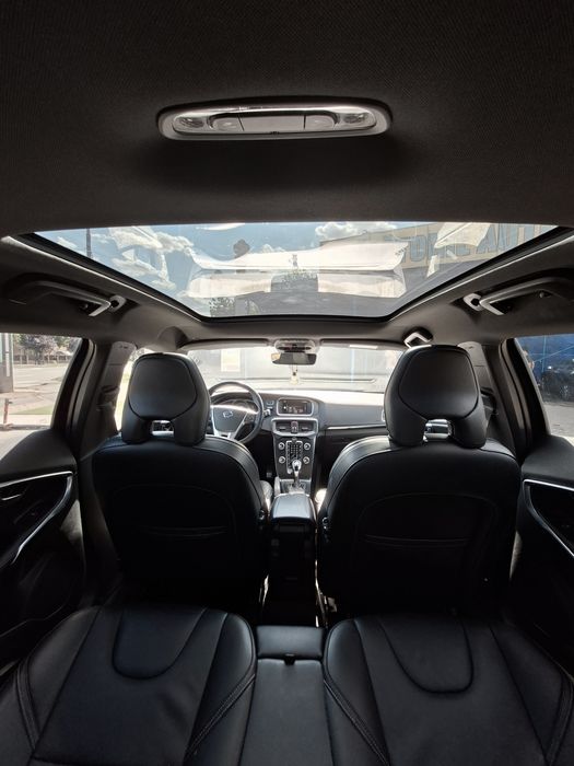 Volvo v40 2018 R Design