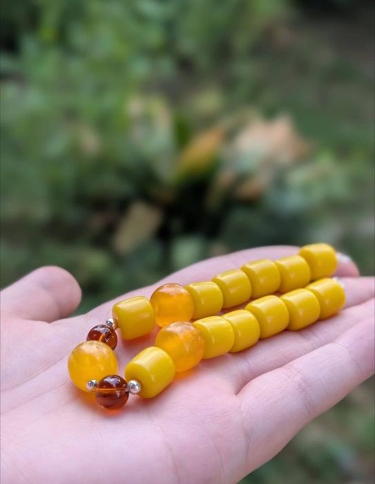 Veche bratara din argint de 925 format din bile de chihlimbar natural baltic culoarea mierii si butterscotch