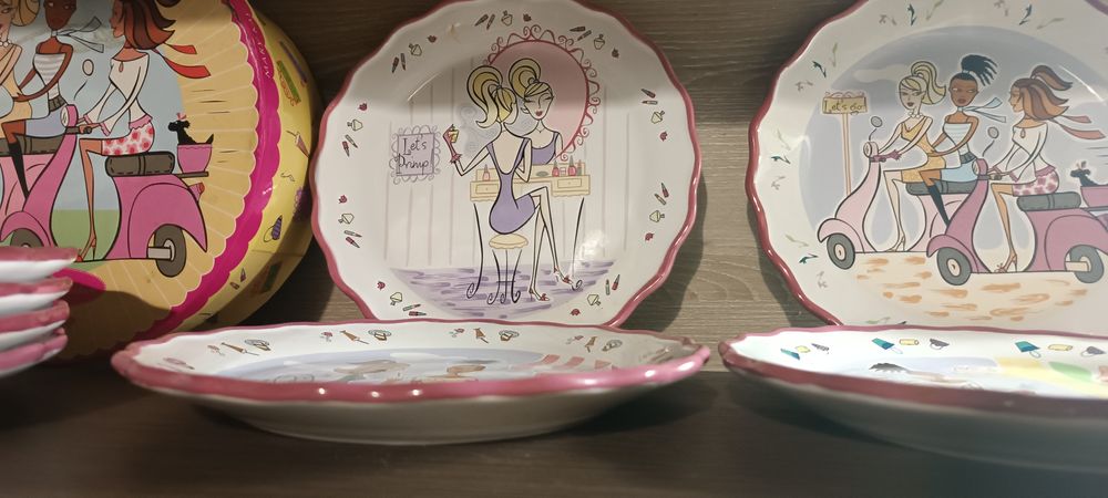 Коллекция  тарелок "Подружки"