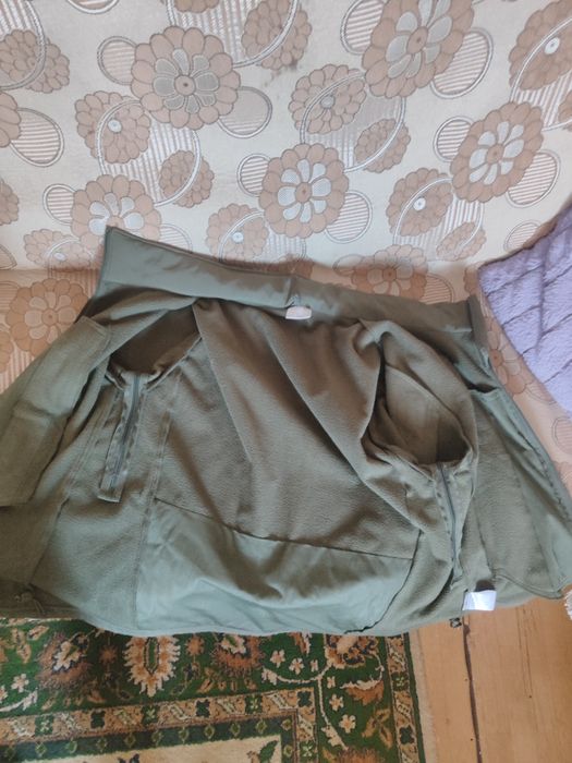 Продам куртку-ветровку