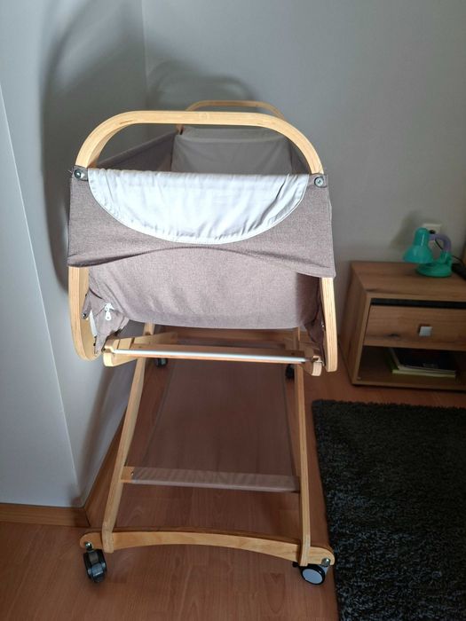 Продавам  бебешко легло тип люлка