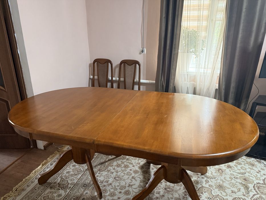 Продам стол обеденный на 12 персон
