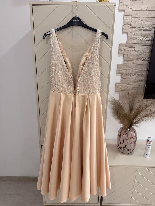 Rochie eleganta midi