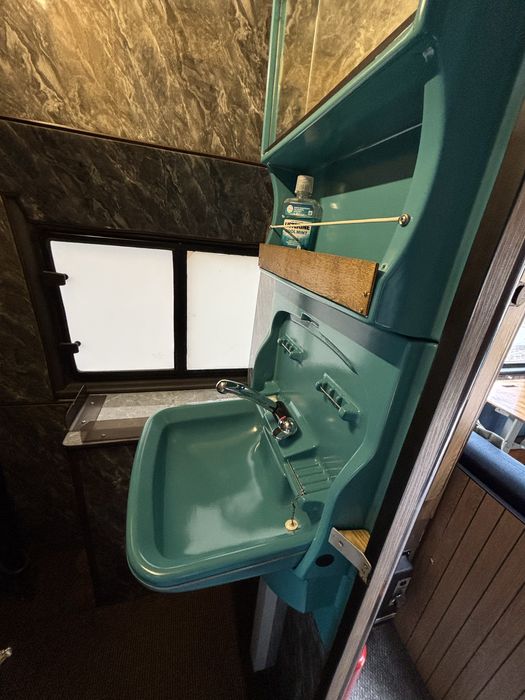 Мерцедес 207d  - кемпер