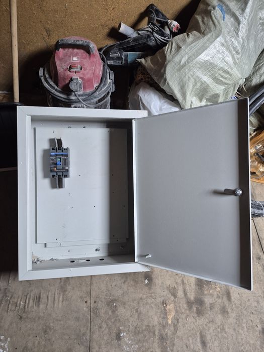 Продам металлический щит