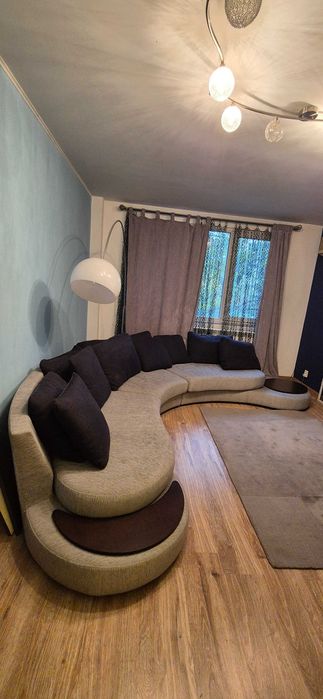 Canapea intretinuta impecabil