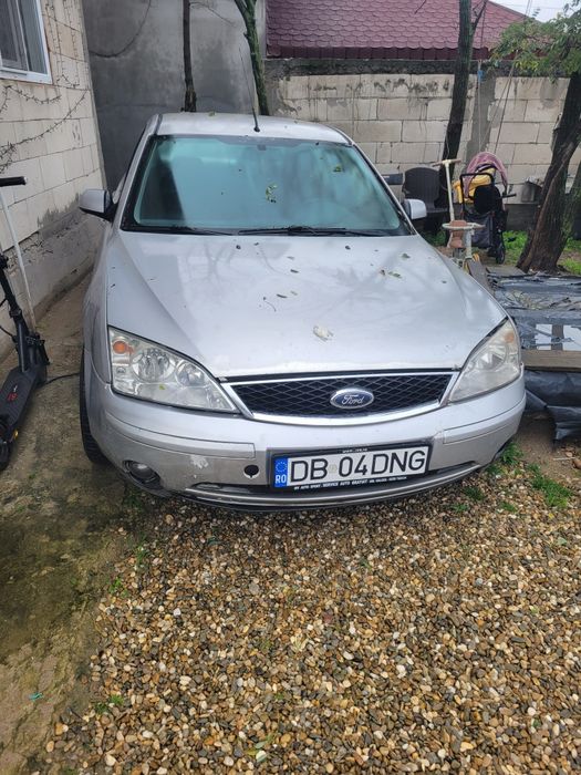 Vând ford mondeo