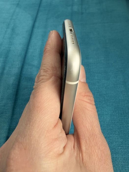 Телеофн Iphone 11 бял, 64 GB