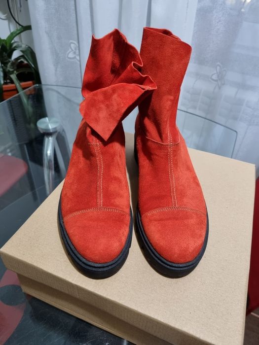 Ghete rosii piele intoarsa 38
