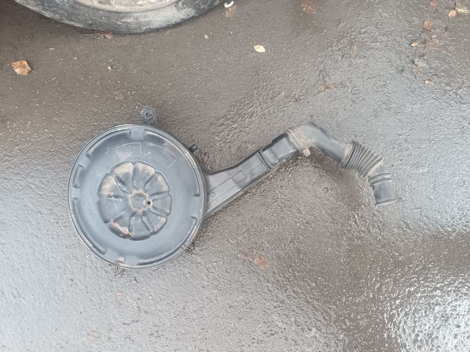 Крышка карбюратора Mazda 323