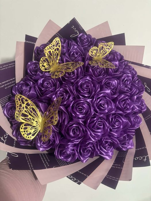 Buchete trandafiri din satin!