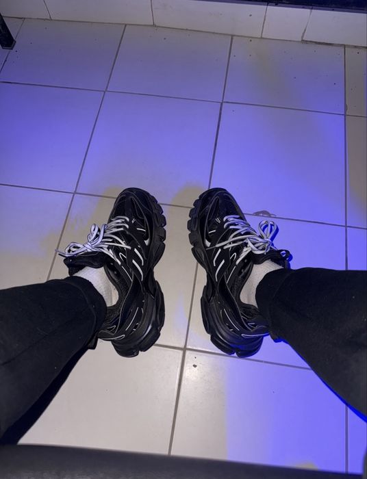 balenciaga track