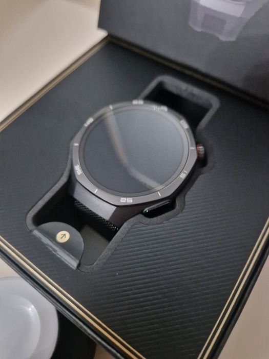 Продам смарт часы Huawei Watch GT 5 Pro GT 5