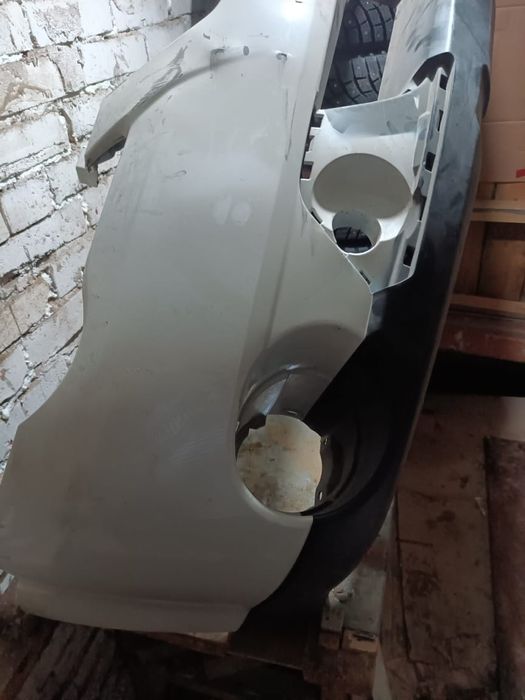 Бампер передний на Subaru Outback