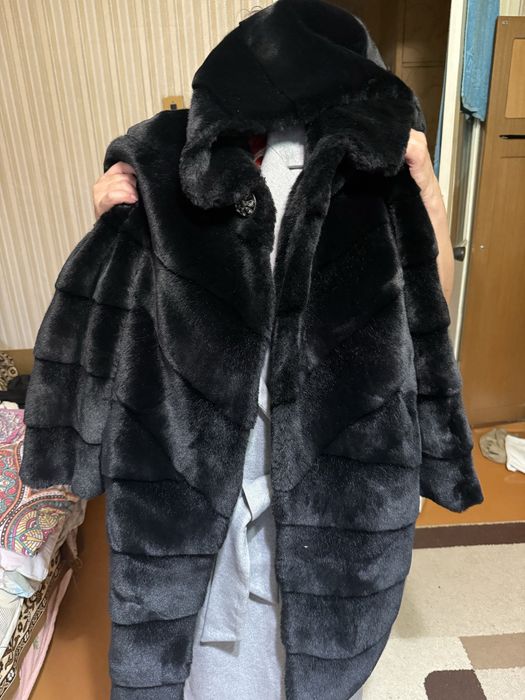 Продам черную эку шубу