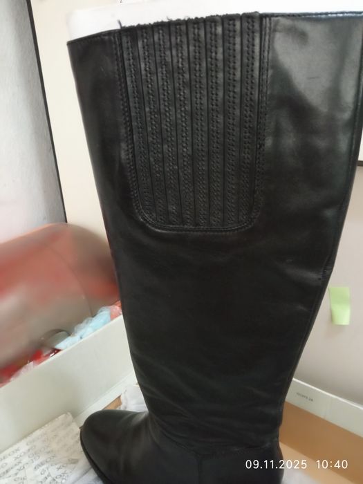 Сапоги демисезонные, кожаные.