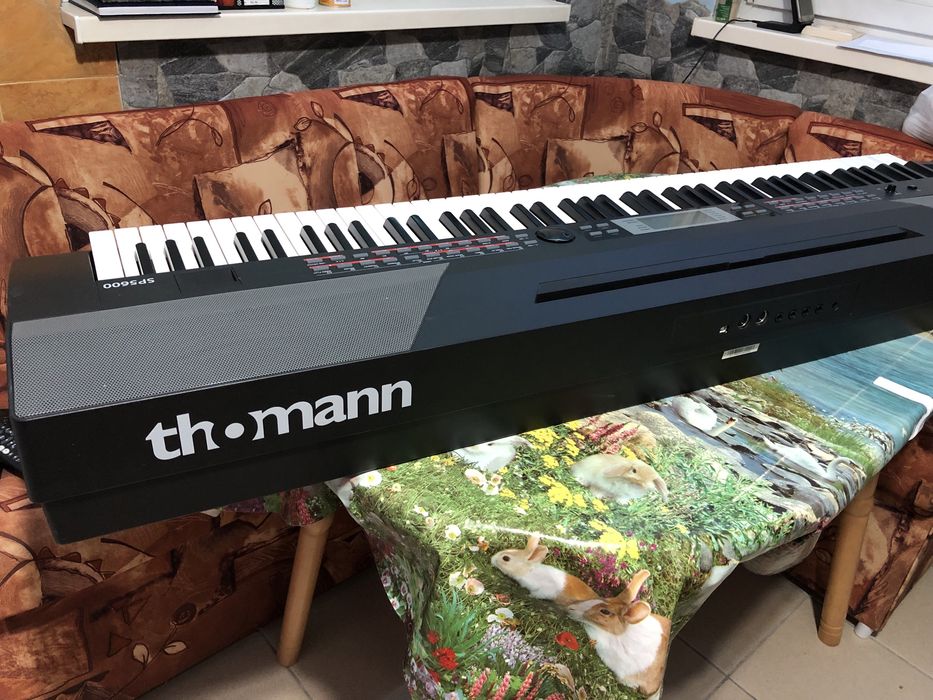 Синтезатор thomann sp-5600
