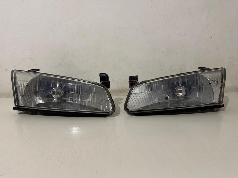 Тойота Камри 20 фара