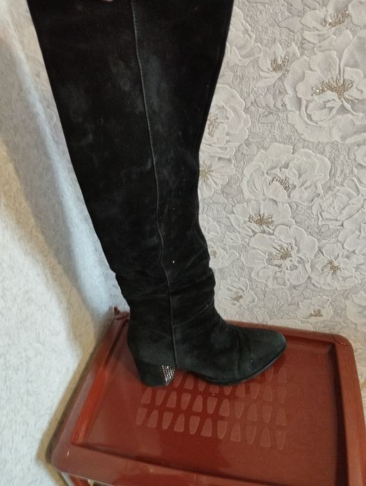 Продам женские сапоги