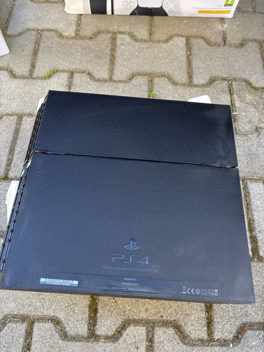 Продавам Plastation 4