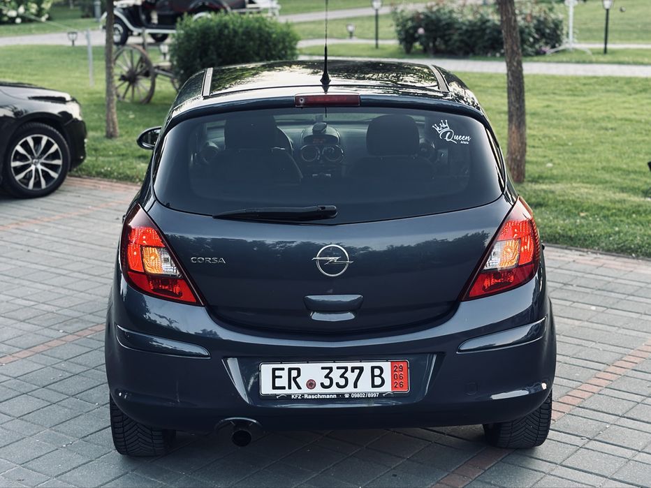 Opel Corsa D Black Edition 2010 Benzina 1.2 85 CP / Deosebit