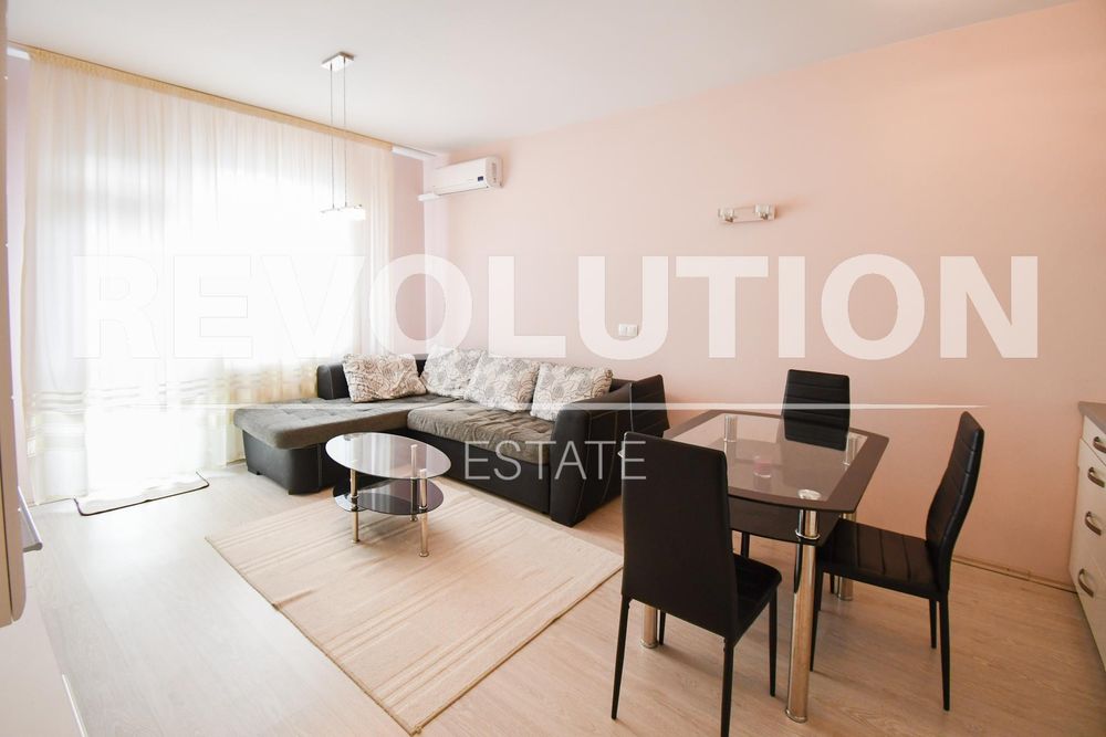 Дава се под наем Двустаен апартамент в София, Център - 50 кв.м за 770 € - Снимка #1