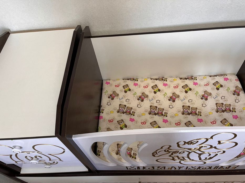 Продам детскую кроватку-трансформер
Цена: 10000