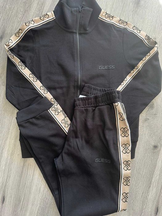 Дамски екип GUESS висок клас