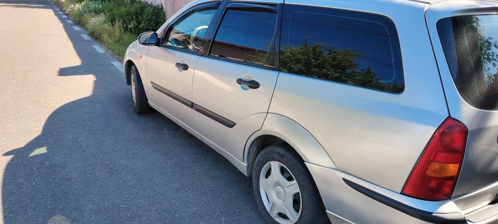 Vând Ford focus mk 1 ,2003 benzina 1,6 16V