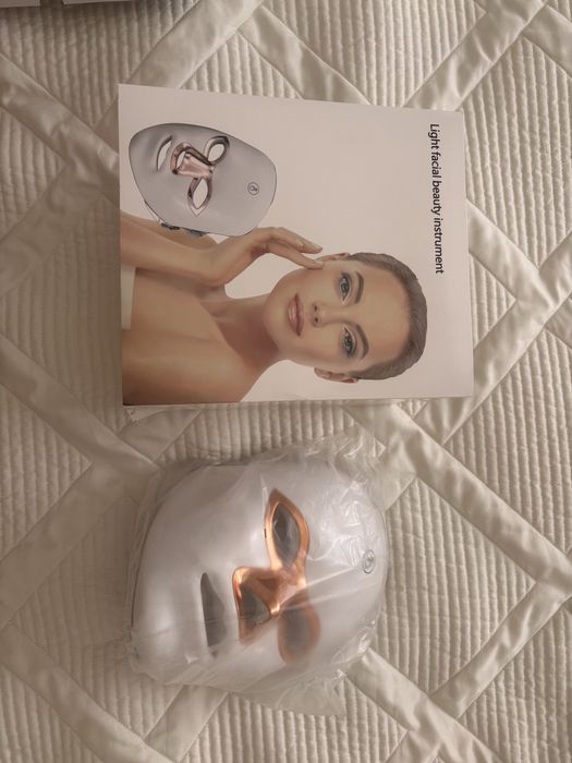 Маска для лица новая