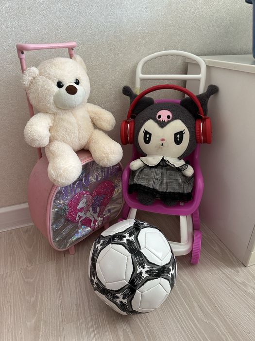 Ойыншықтар сатылады.