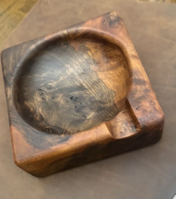 Пепелник за пури от Орех