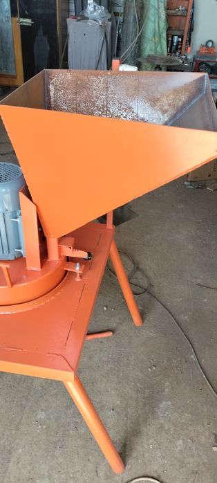 Зерно дробилка 4 кв