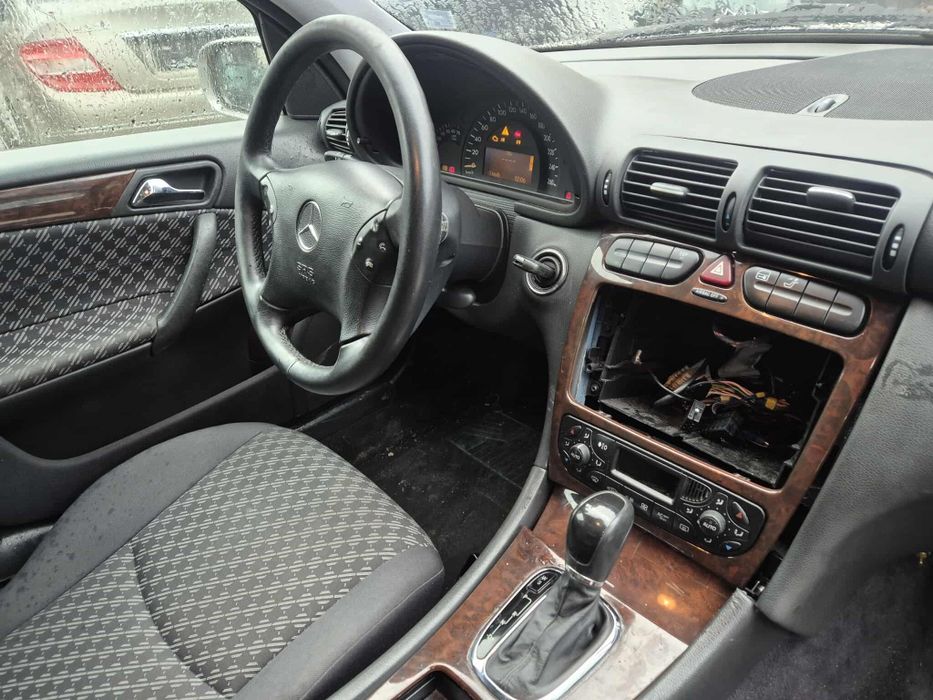 Mercedes W203 C320 218кс 4Matic M112 седан автоматик НА ЧАСТИ!